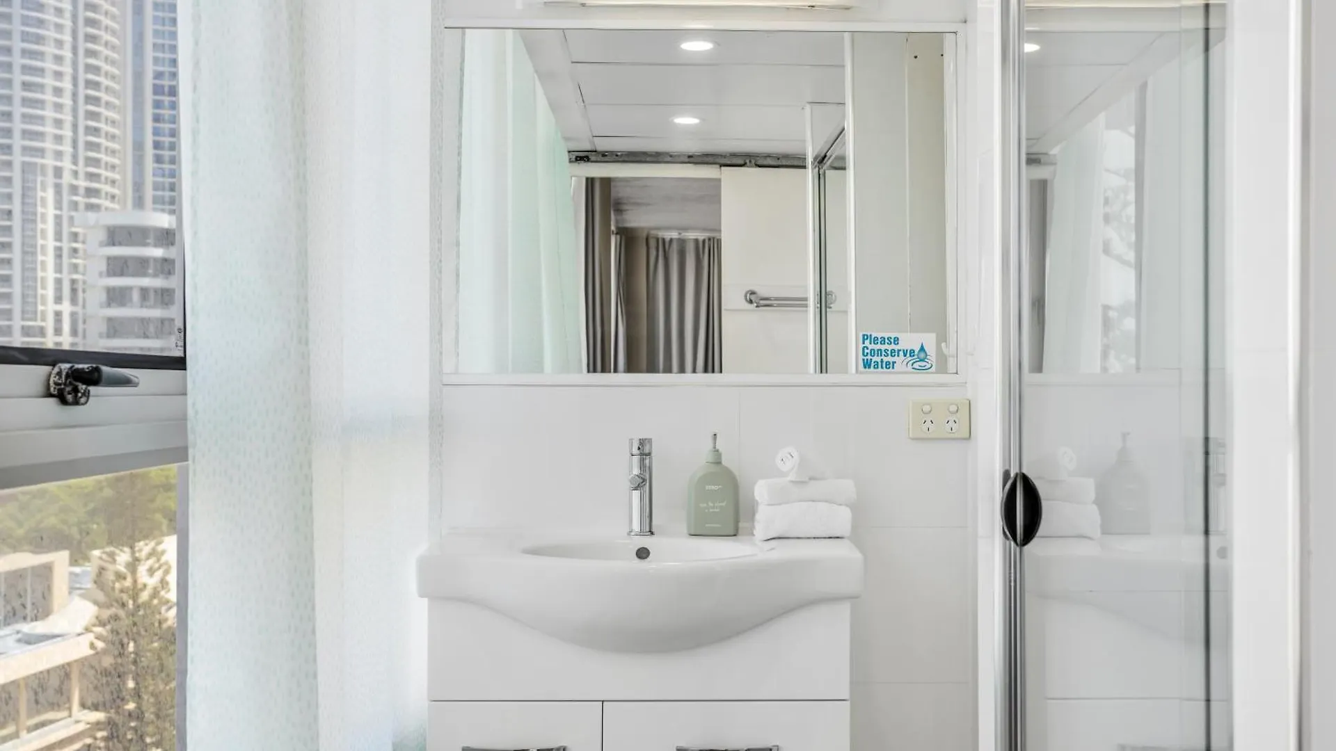 아파트 Unbeatable View - Charming Chateau Beachside Resort 골드코스트 오스트레일리아